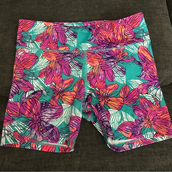 Old navy Athletic spandex shorts - Picture 1 of 4